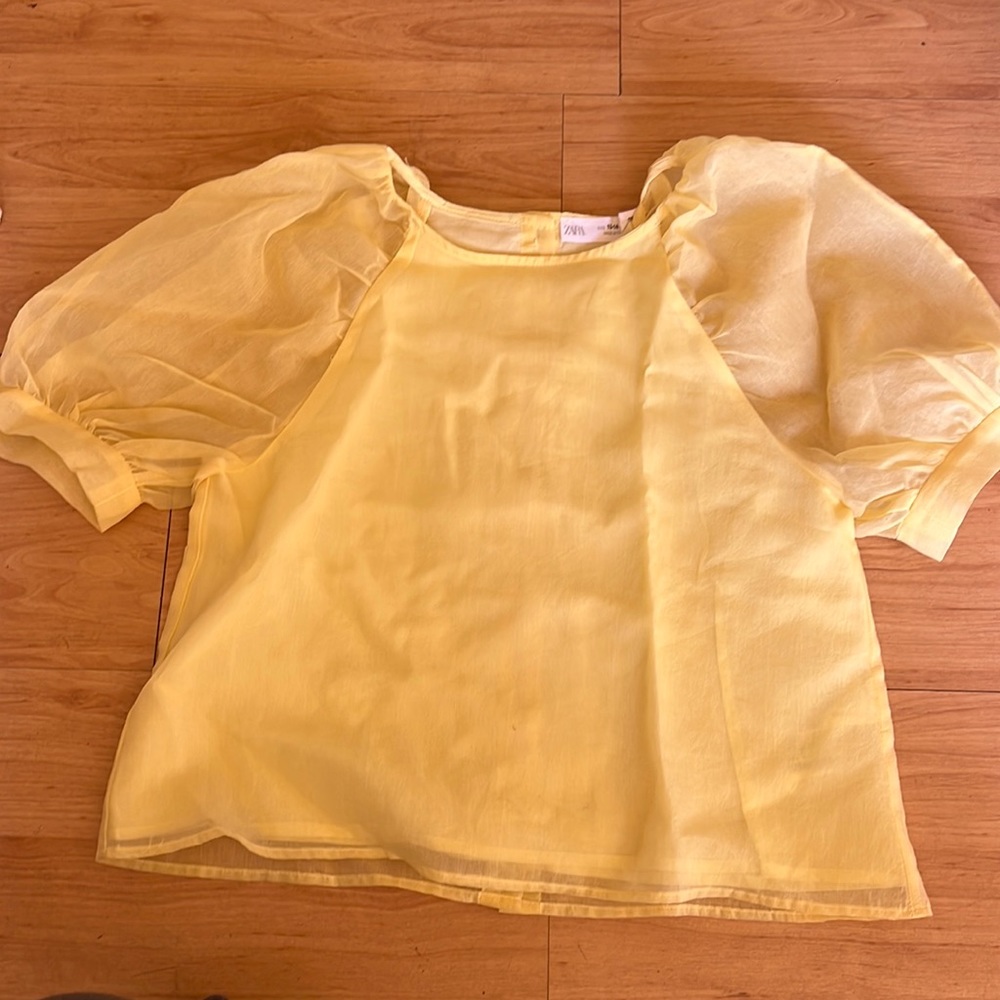 Yellow Blouse with puff sleeves